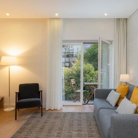 Guestready - Modern 2-Bedroom Apt In Cedofeita Porto Bagian luar foto