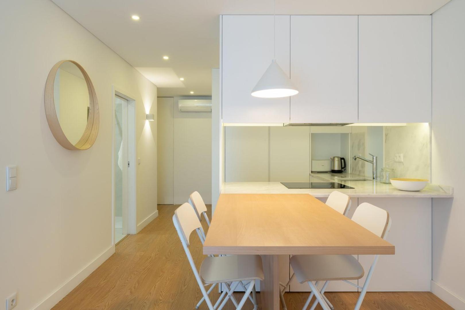Guestready - Modern 2-Bedroom Apt In Cedofeita Porto Bagian luar foto