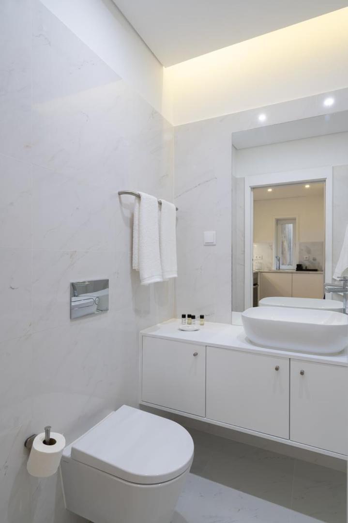 Guestready - Modern 2-Bedroom Apt In Cedofeita Porto Bagian luar foto