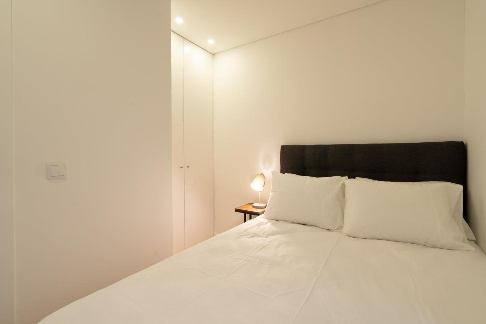 Guestready - Modern 2-Bedroom Apt In Cedofeita Porto Bagian luar foto