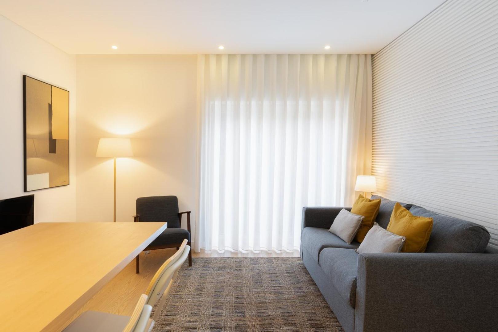 Guestready - Modern 2-Bedroom Apt In Cedofeita Porto Bagian luar foto
