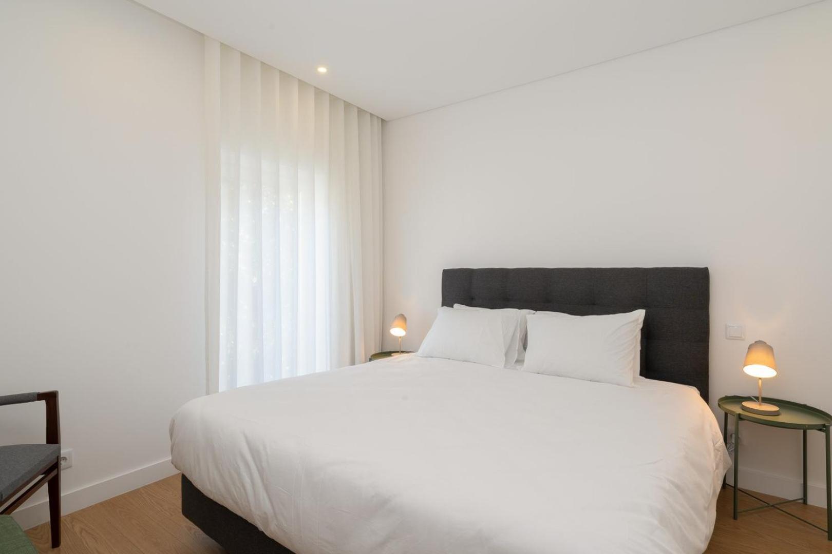 Guestready - Modern 2-Bedroom Apt In Cedofeita Porto Bagian luar foto