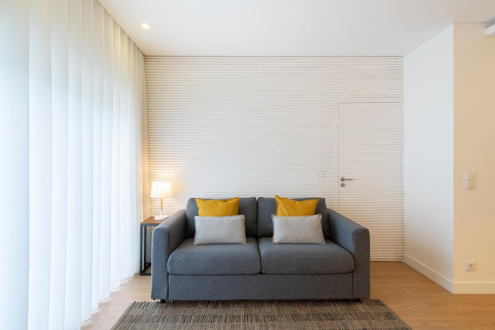 Guestready - Modern 2-Bedroom Apt In Cedofeita Porto Bagian luar foto
