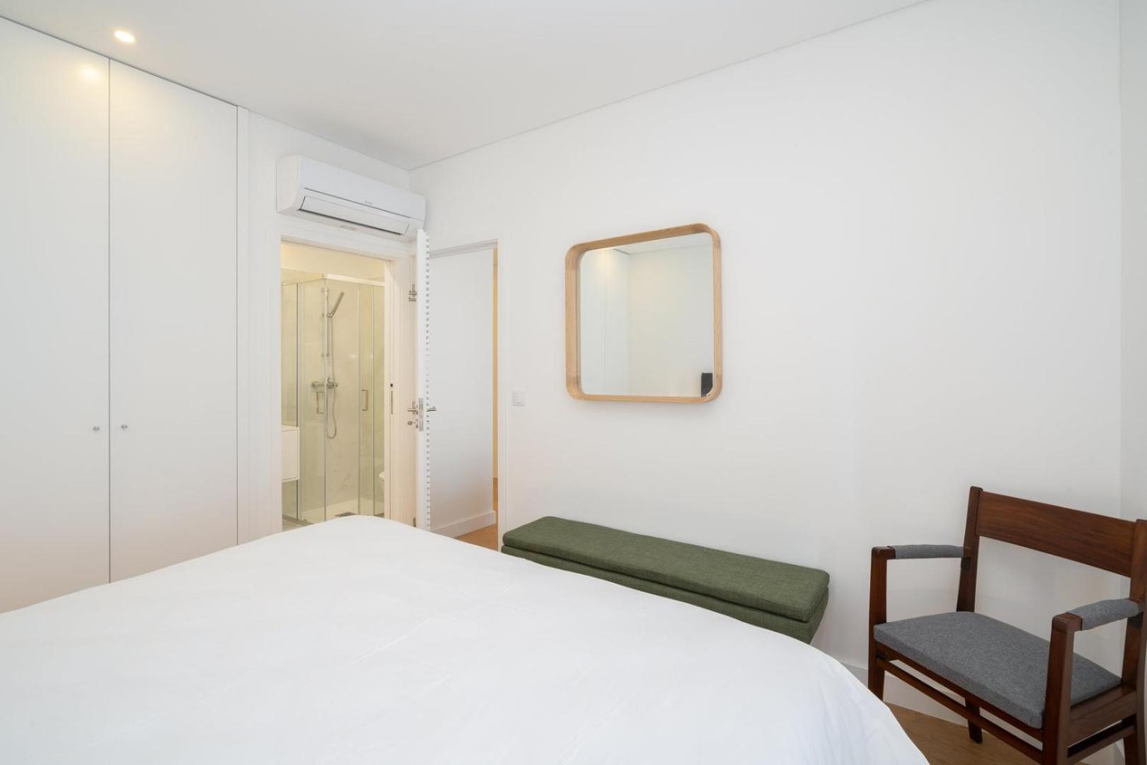 Guestready - Modern 2-Bedroom Apt In Cedofeita Porto Bagian luar foto