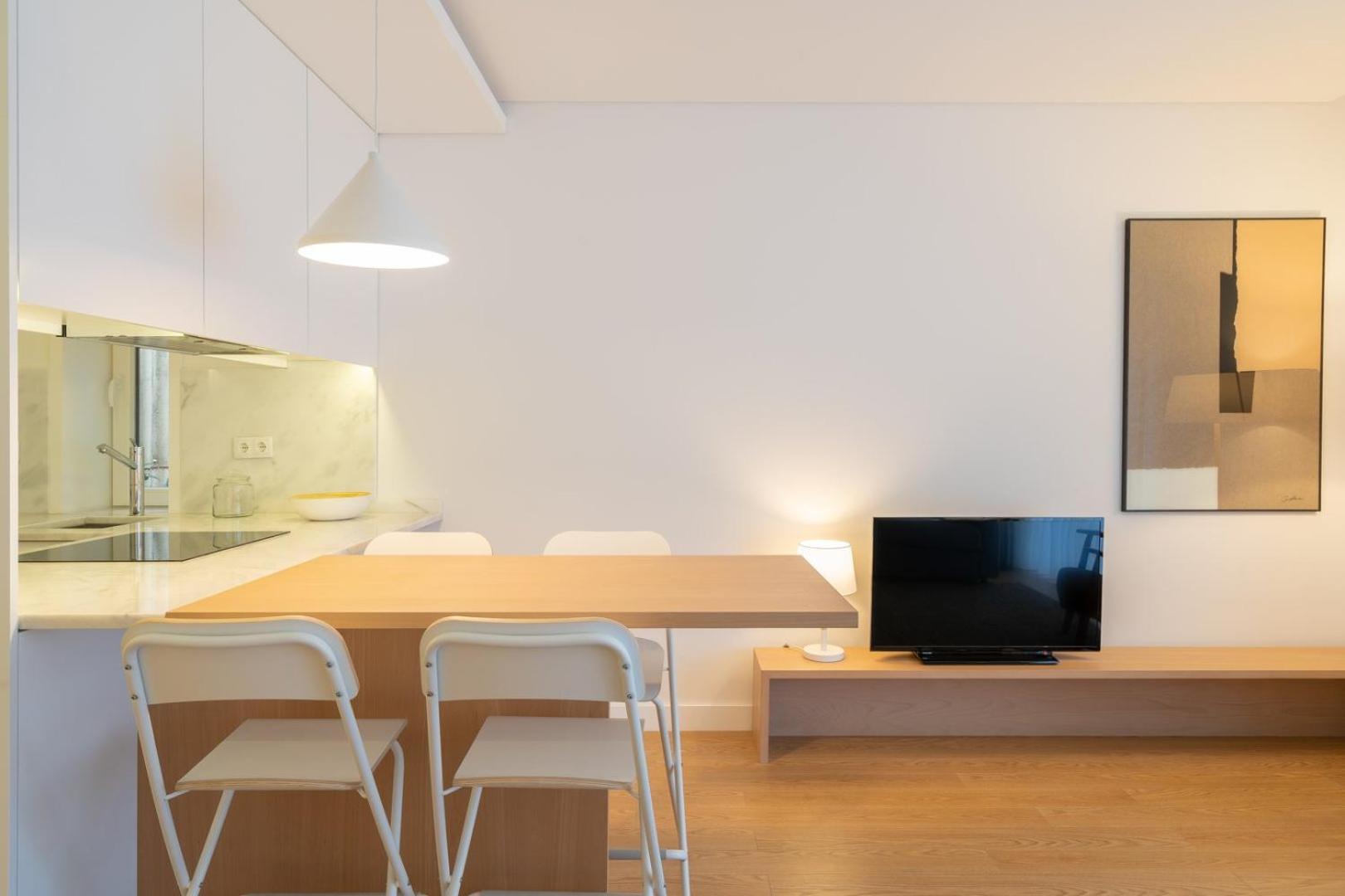 Guestready - Modern 2-Bedroom Apt In Cedofeita Porto Bagian luar foto
