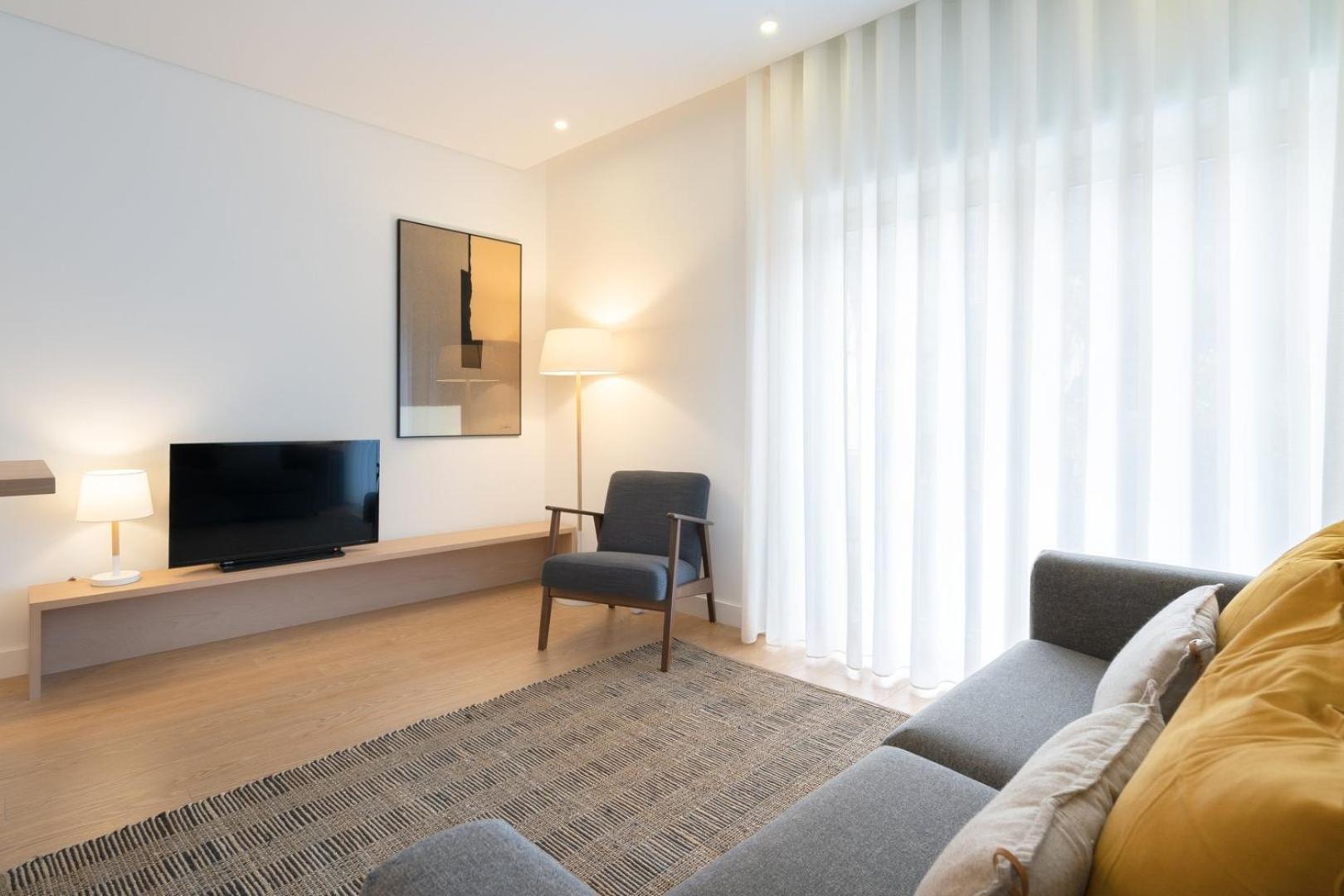Guestready - Modern 2-Bedroom Apt In Cedofeita Porto Bagian luar foto
