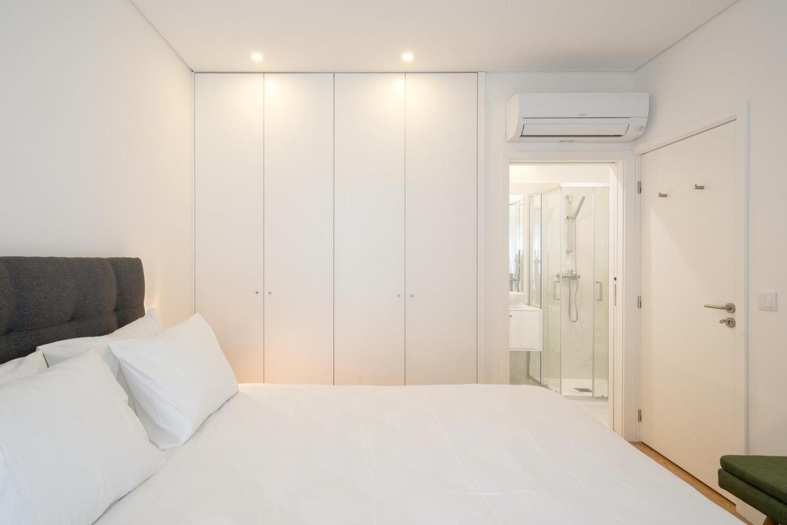 Guestready - Modern 2-Bedroom Apt In Cedofeita Porto Bagian luar foto
