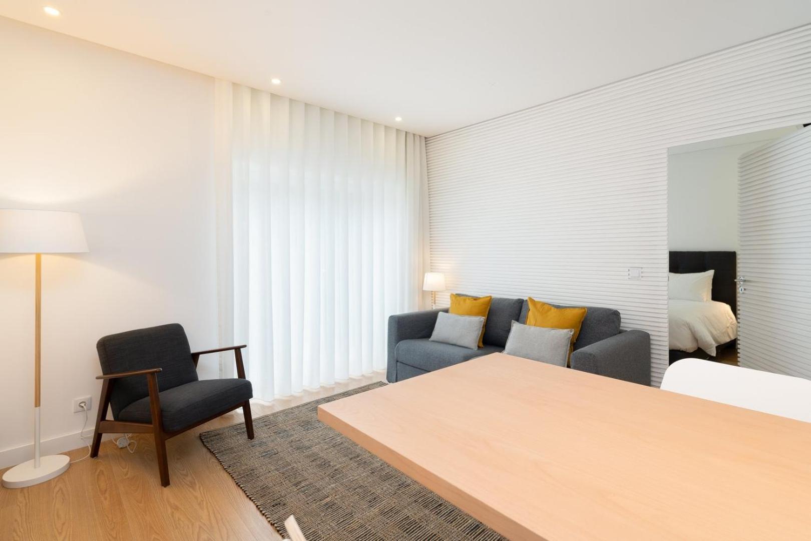 Guestready - Modern 2-Bedroom Apt In Cedofeita Porto Bagian luar foto